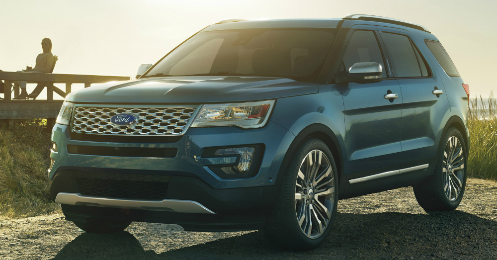2016 Ford Explorer in the Sun