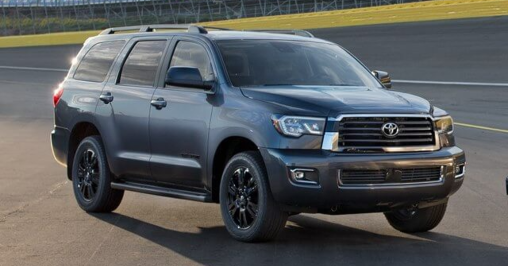 Features and Roominess Found in the Toyota Sequoia SR5